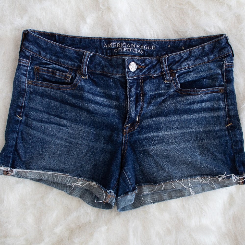 Dark wash cuffed jean short